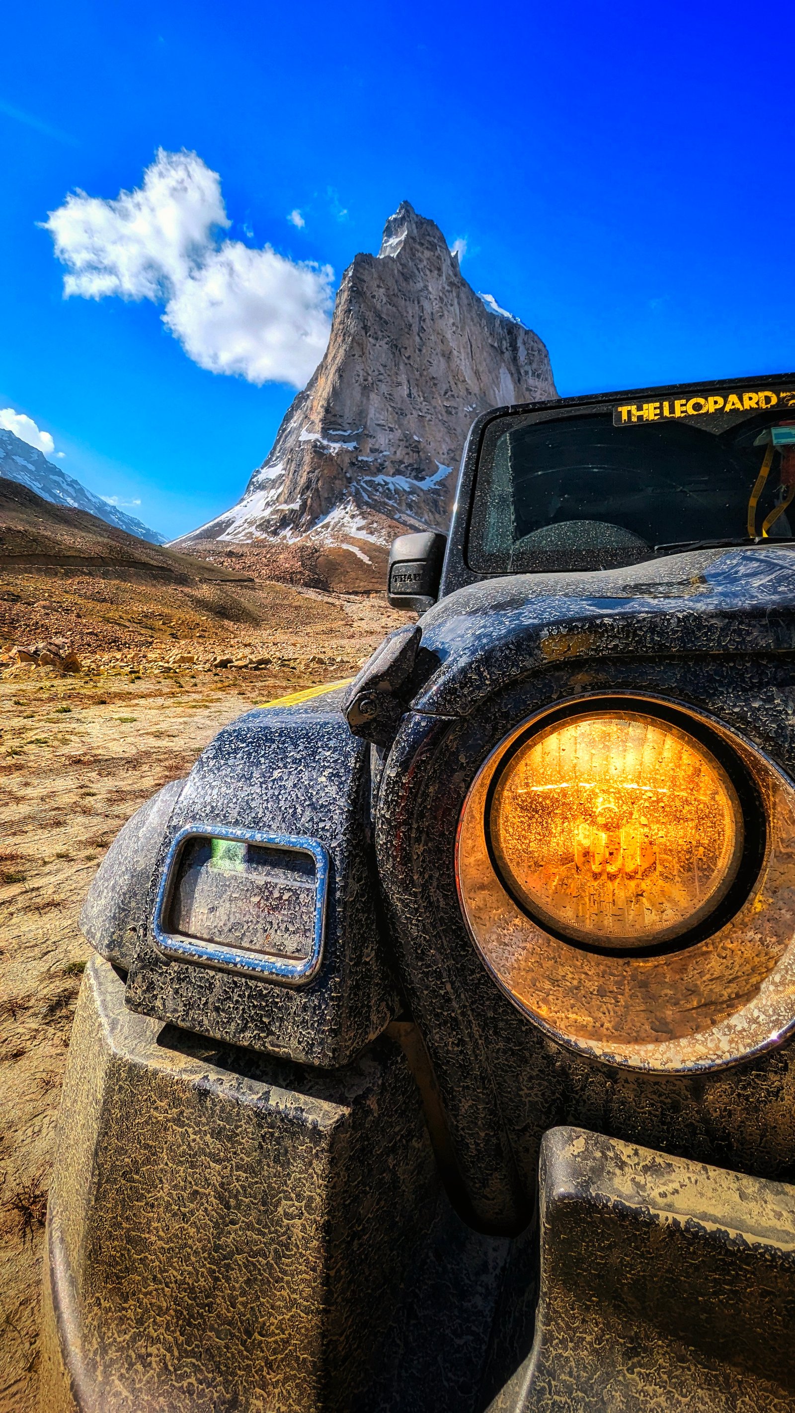 Snow peaks along a Himalayan ridge